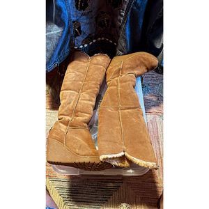 Rare Knee High Bear-paw Boots